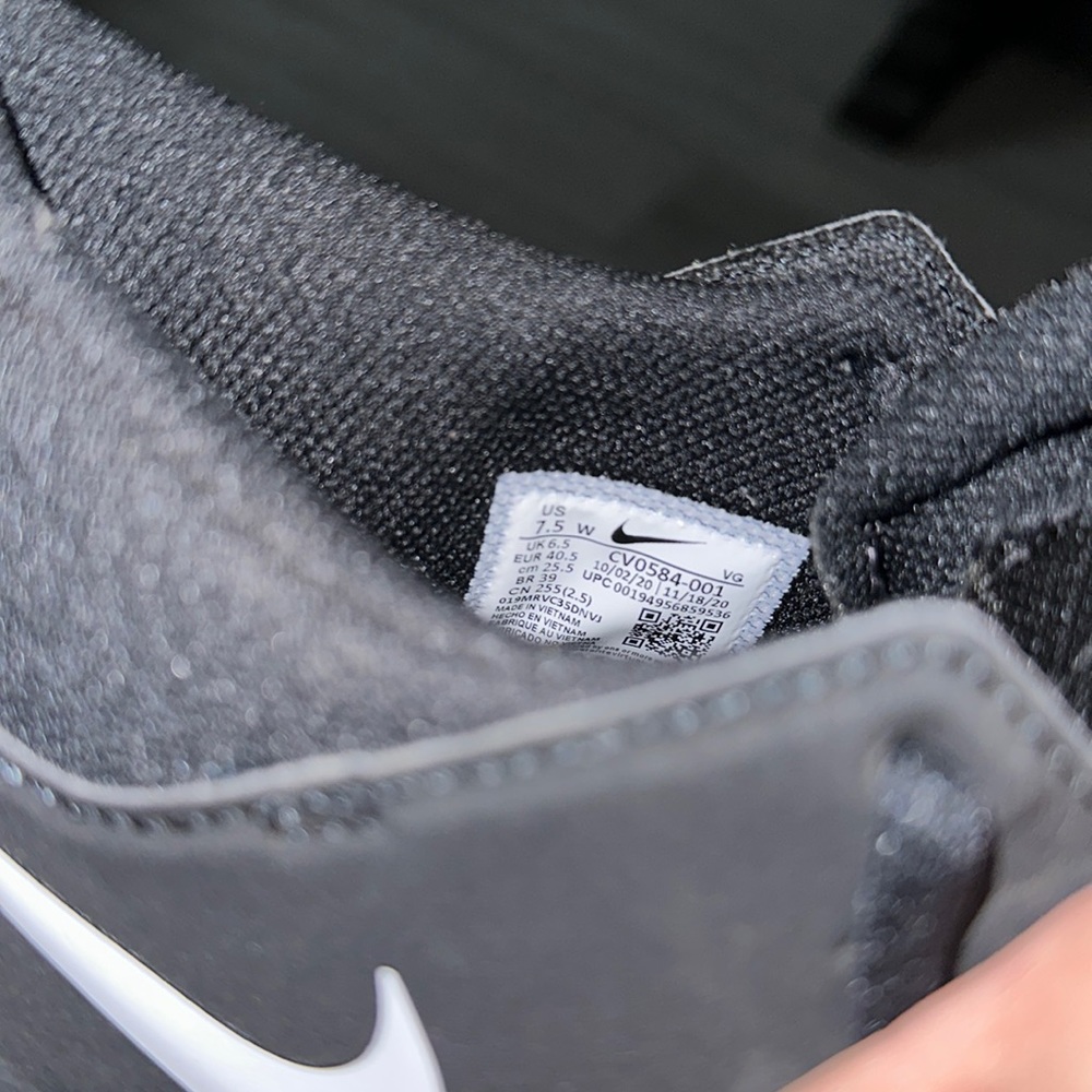 Nike Kids' Alpha Menace 3 Shark Mid Football Cleats - Picture 9 of 9